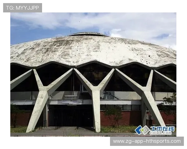 罗马通过边中结合撕开空间，斯皮纳佐拉的突破极具冲击力