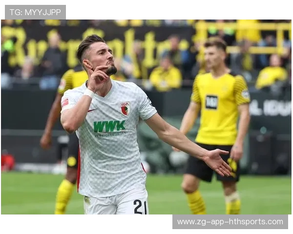 奥格斯堡对抗训练中德米罗维奇非常活跃