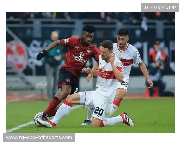 罗马前场高位逼抢体现战术执行